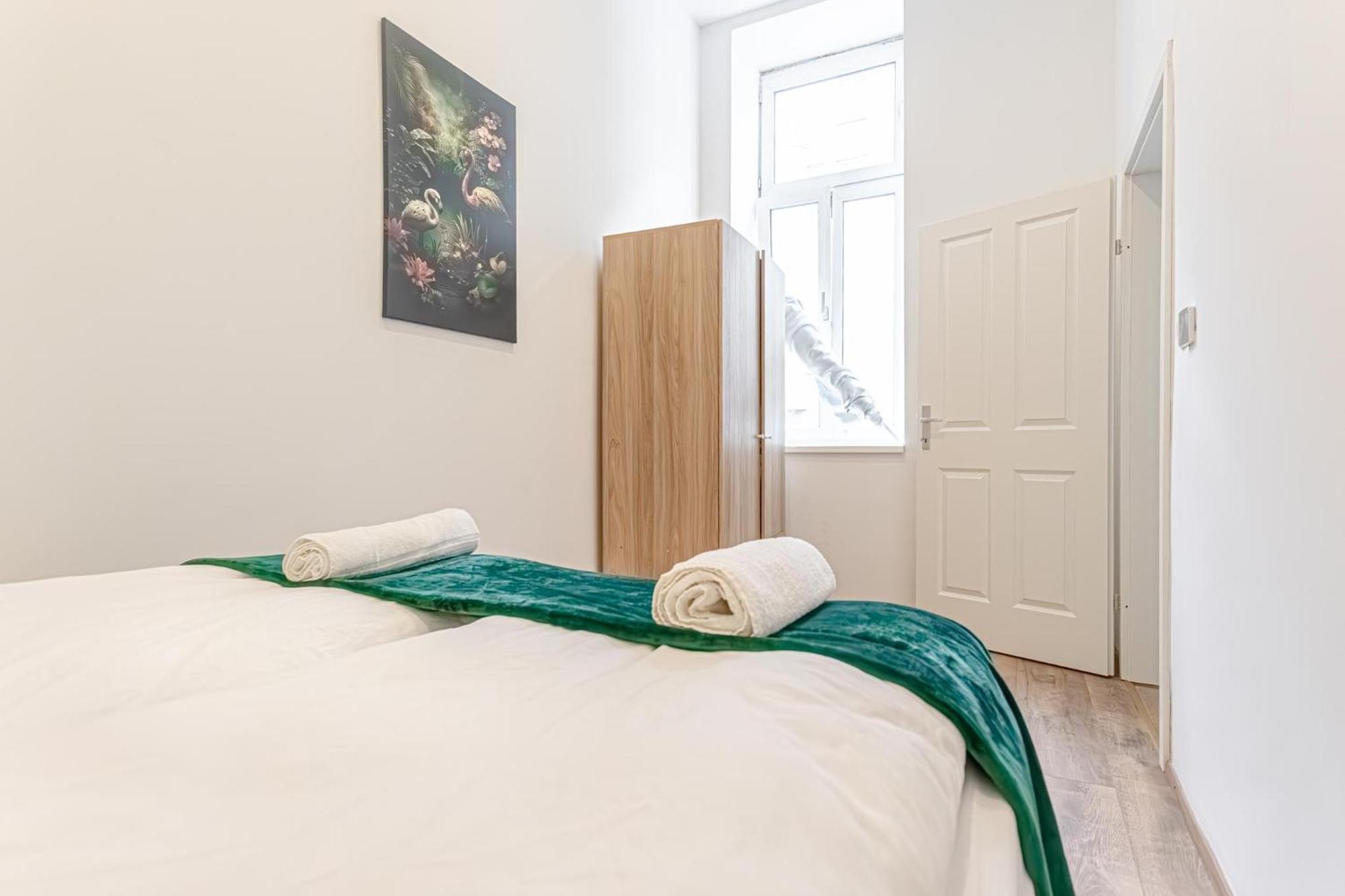 18 Min To Center Via U3 - Lovely 1br Ground Floor Gem Apartament *