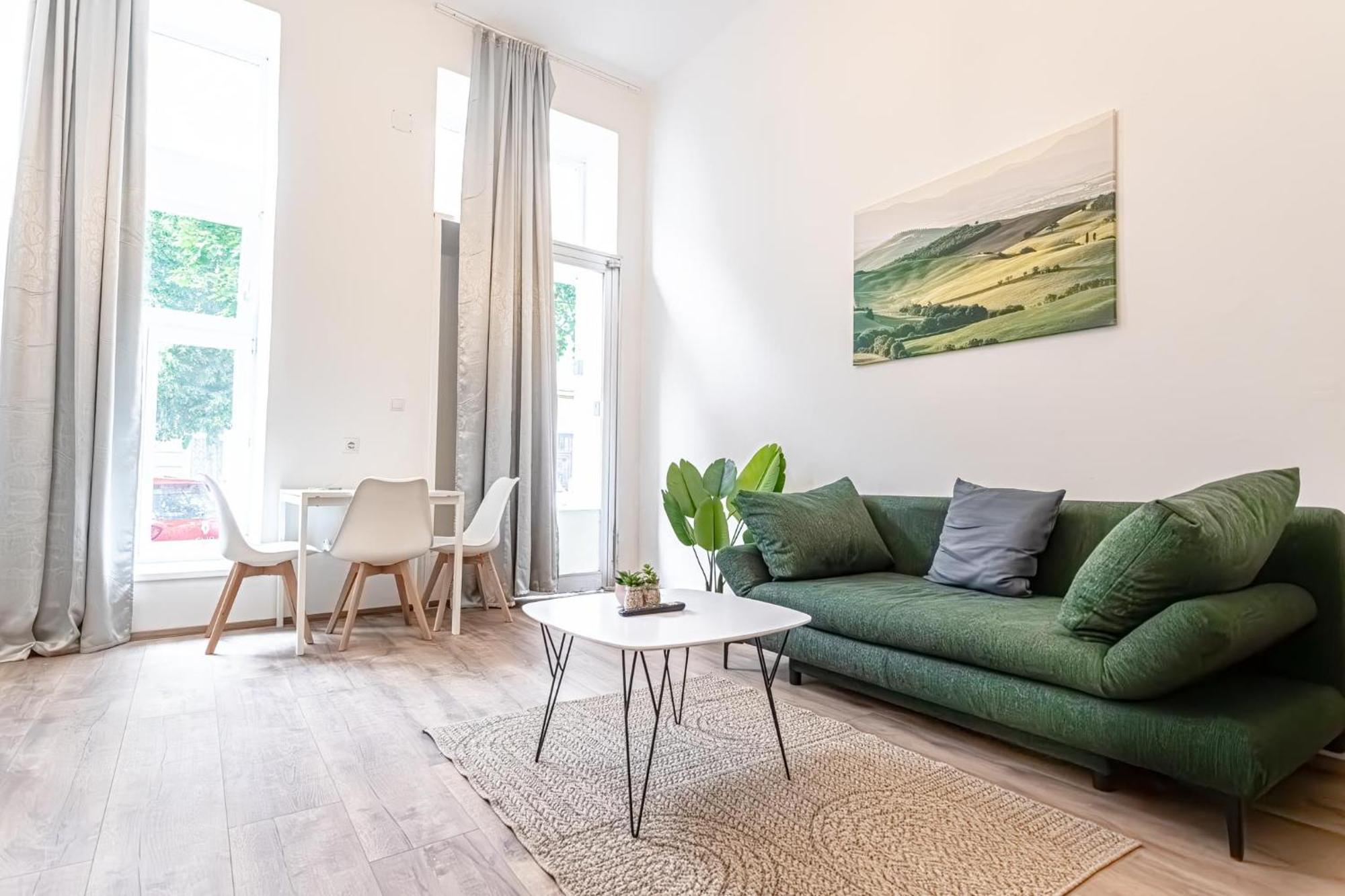18 Min To Center Via U3 - Lovely 1br Ground Floor Gem Apartament *