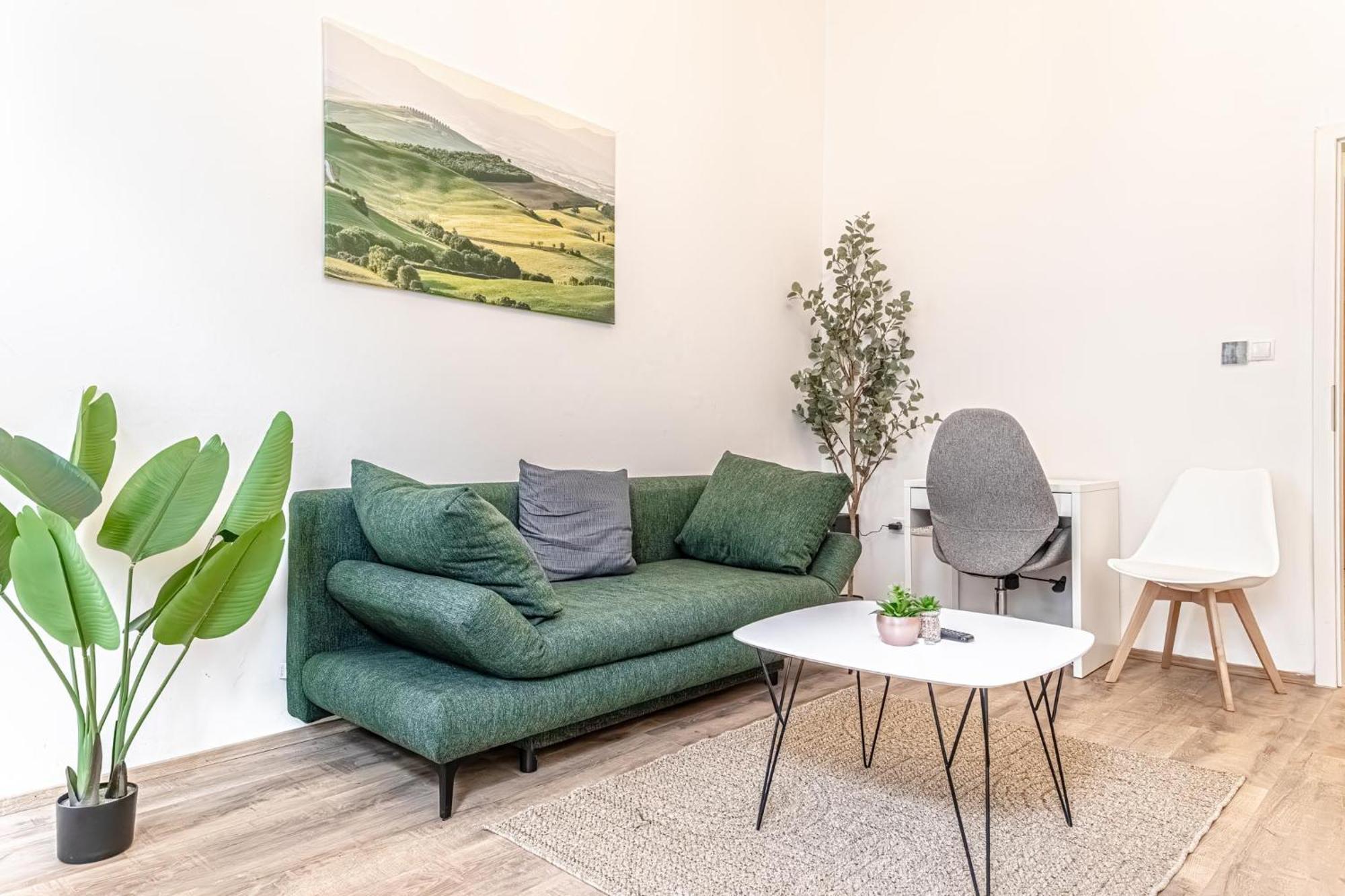 18 Min To Center Via U3 - Lovely 1br Ground Floor Gem Apartament